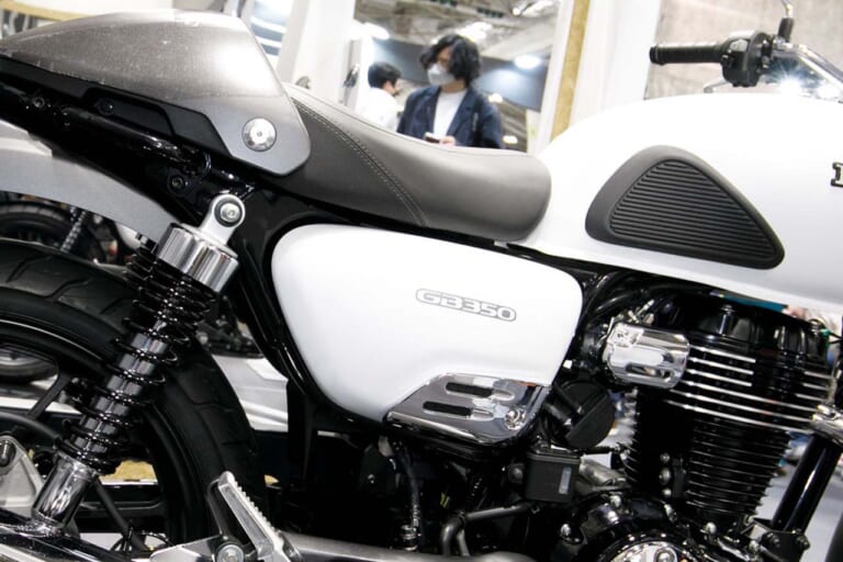 ホンダ|GB350|2023年モデル|「GB350カフェ」発見?! 大阪MCショーに新型ホンダGBとアクセサリー装着車が見参!