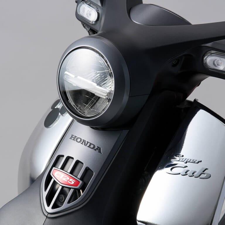 ホンダ|C125|ディズニーリミテッドエディション|ホンダ「スーパーカブC125 限定エディション」ディズニー仕様で登場! クローム風レッグシールド&サイドカバーが光る【海外】