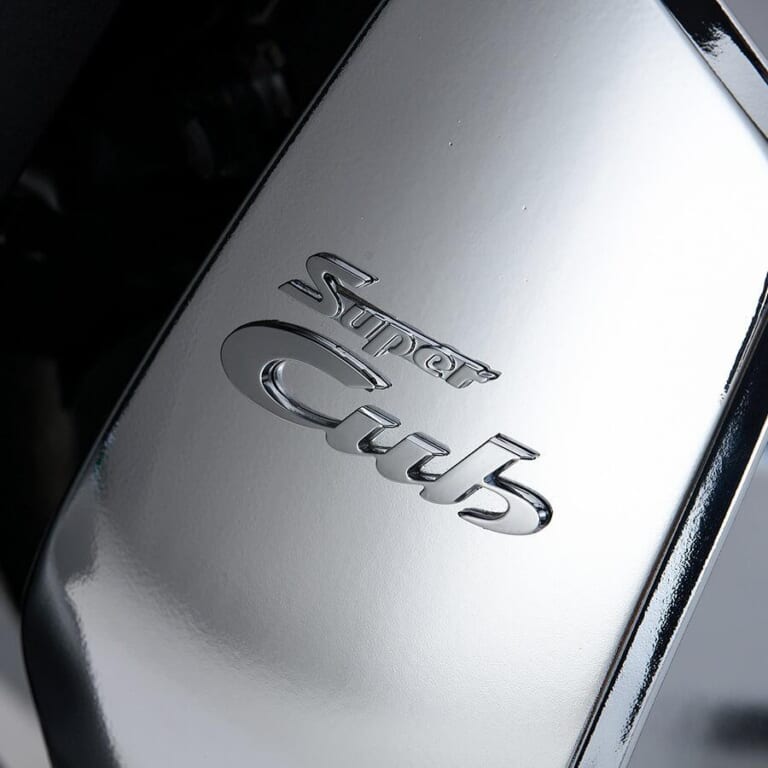 ホンダ|C125|ディズニーリミテッドエディション|ホンダ「スーパーカブC125 限定エディション」ディズニー仕様で登場! クローム風レッグシールド&サイドカバーが光る【海外】