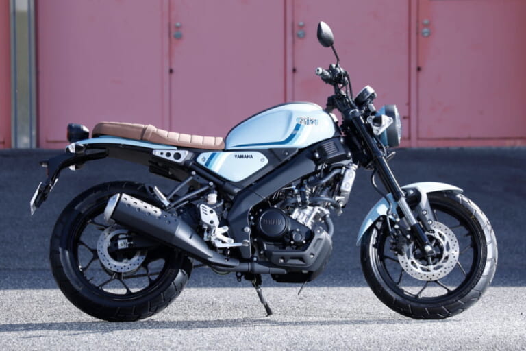 ヤマハ|XSR125|【XSR125、YZF-R125/R15、MT-125詳報】ヤマハ125軍団のカラバリ判明、ライポジ&足着きが最もラクなのは……?