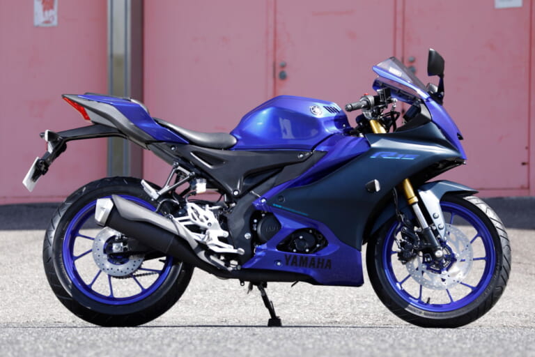 ヤマハ|XSR125|【XSR125、YZF-R125/R15、MT-125詳報】ヤマハ125軍団のカラバリ判明、ライポジ&足着きが最もラクなのは……?