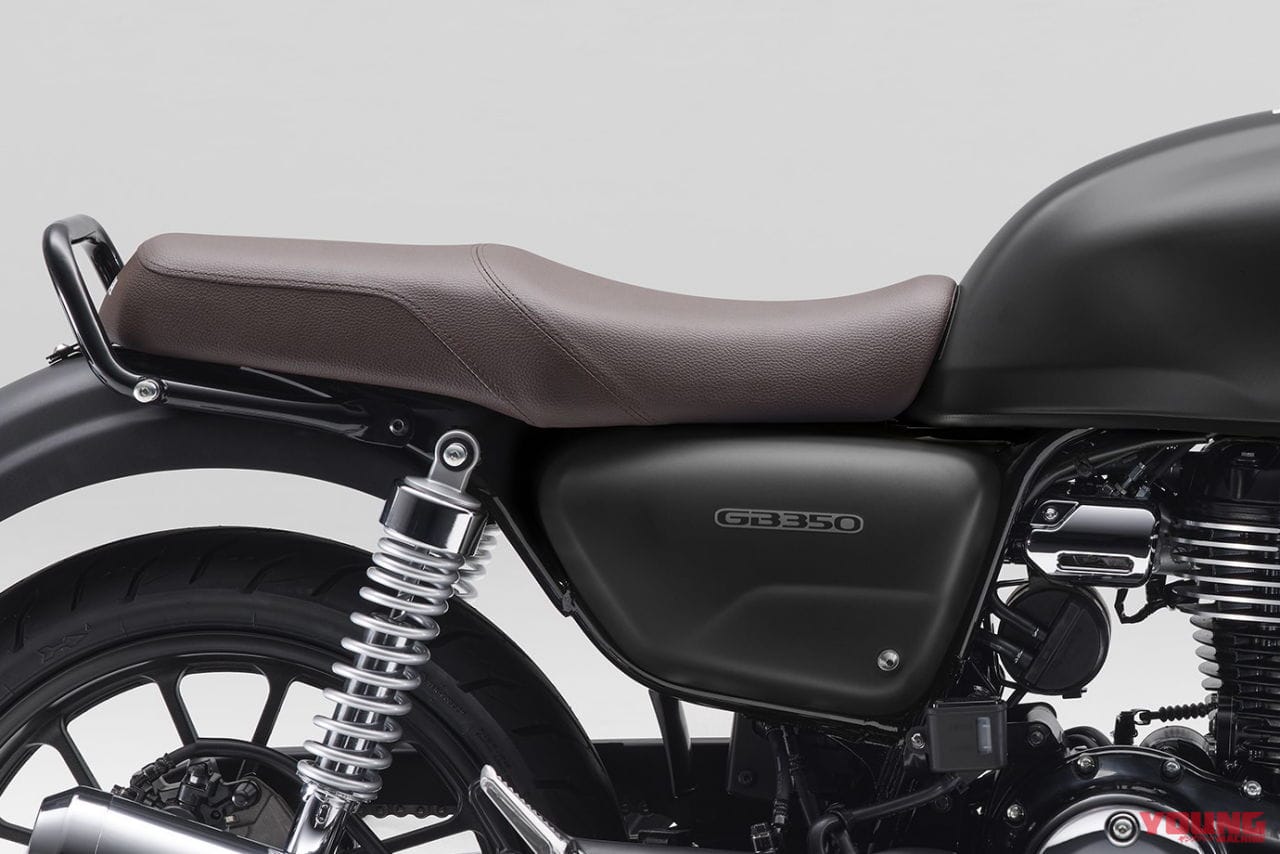 ホンダ|GB350|2023年モデル|「GB350カフェ」発見?! 大阪MCショーに新型ホンダGBとアクセサリー装着車が見参!
