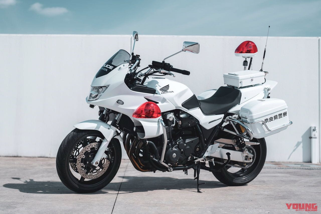 |白バイに正式採用!! クロモリ鋼の高精度アクスルシャフトが より正確な操縦を実現