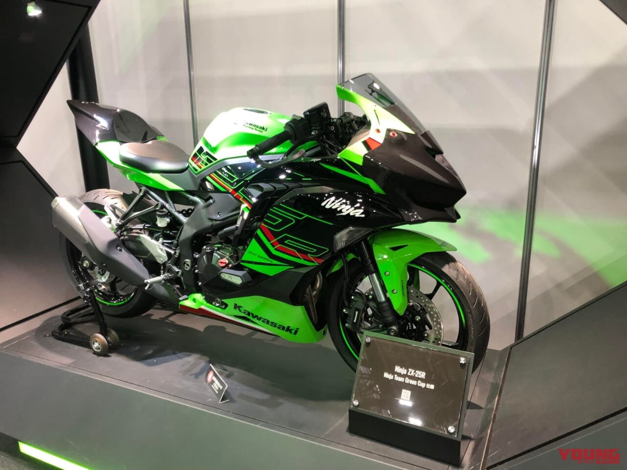 ニンジャZX-25R SE|カワサキ|2023年モデル|正式発表直後の「ニンジャZX-25R SE」が大阪モーターサイクルショーに出現! グリーンカップ仕様もあるでよ!