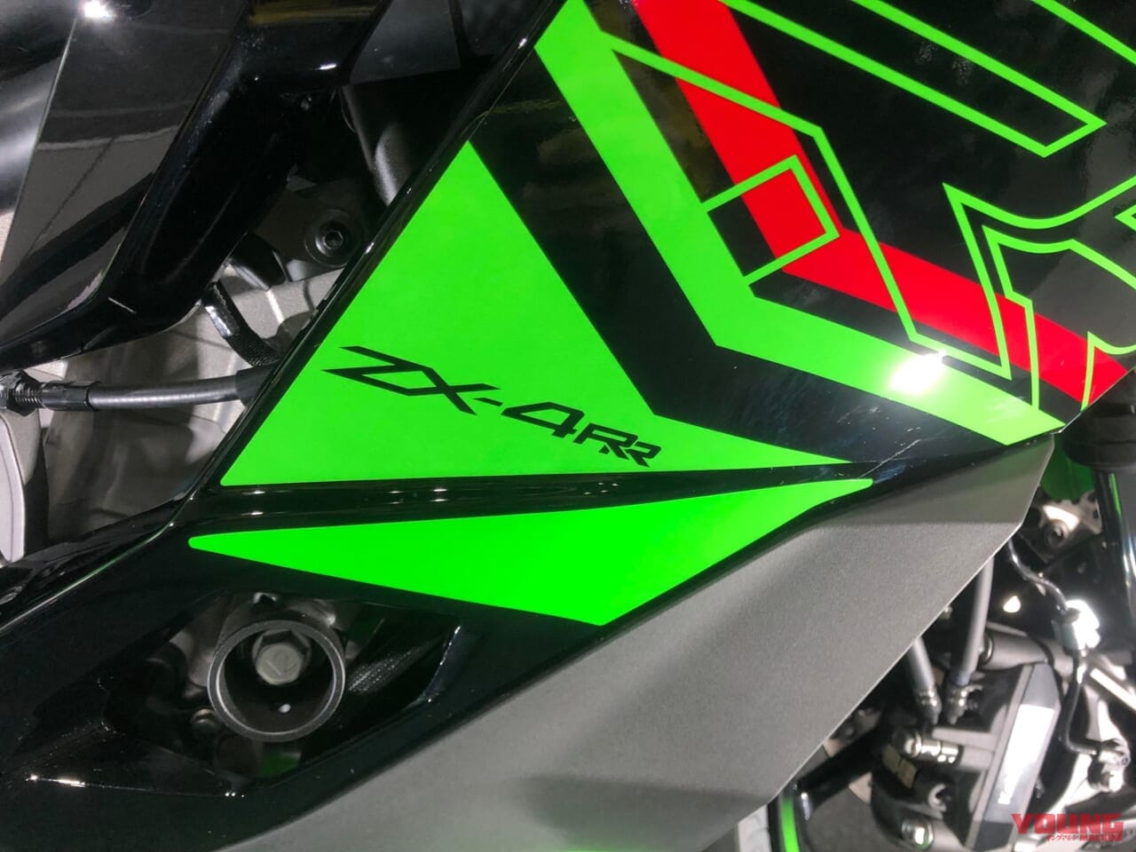 カワサキ|ニンジャZX-4RR|大阪モーターサイクルショーより入電ッ!! ラムエア80馬力の「ニンジャZX-4RR」で4気筒ヨンヒャク復活の狼煙!