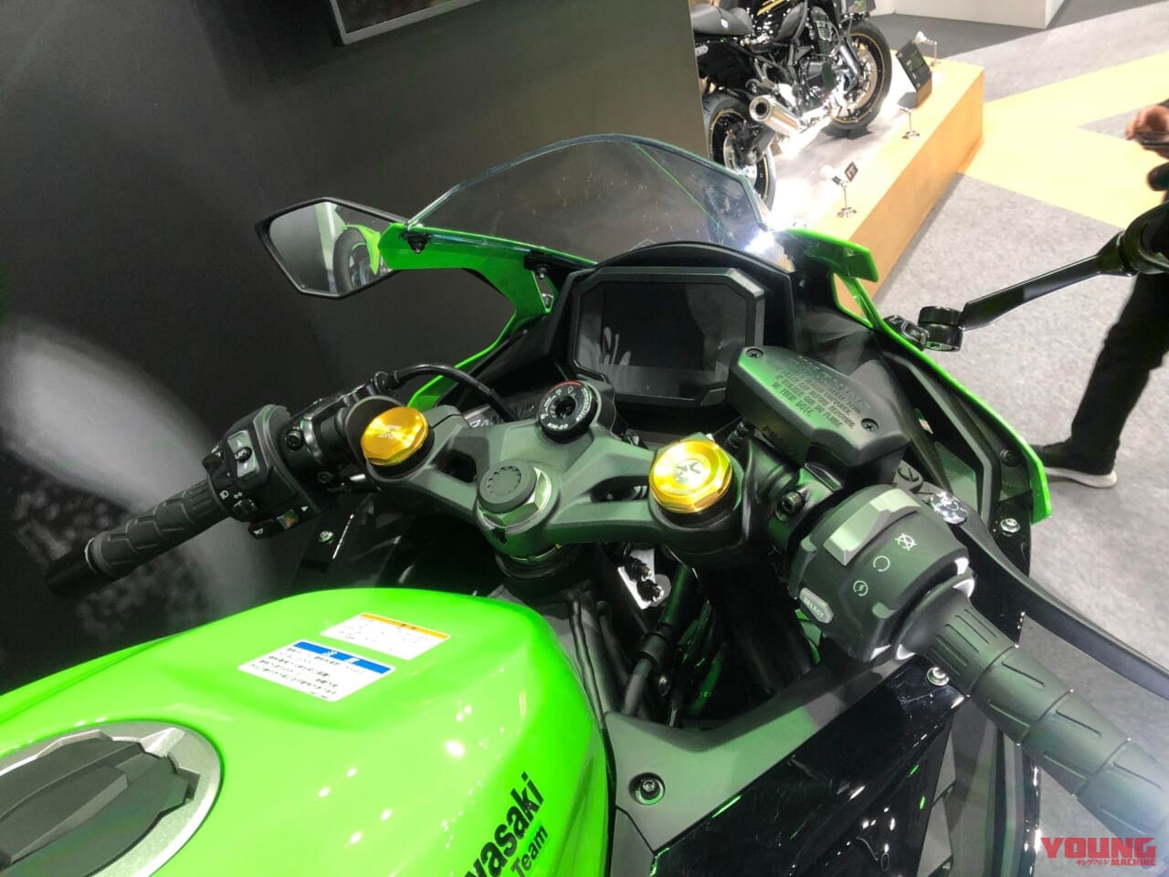 カワサキ|ニンジャZX-4RR|大阪モーターサイクルショーより入電ッ!! ラムエア80馬力の「ニンジャZX-4RR」で4気筒ヨンヒャク復活の狼煙!