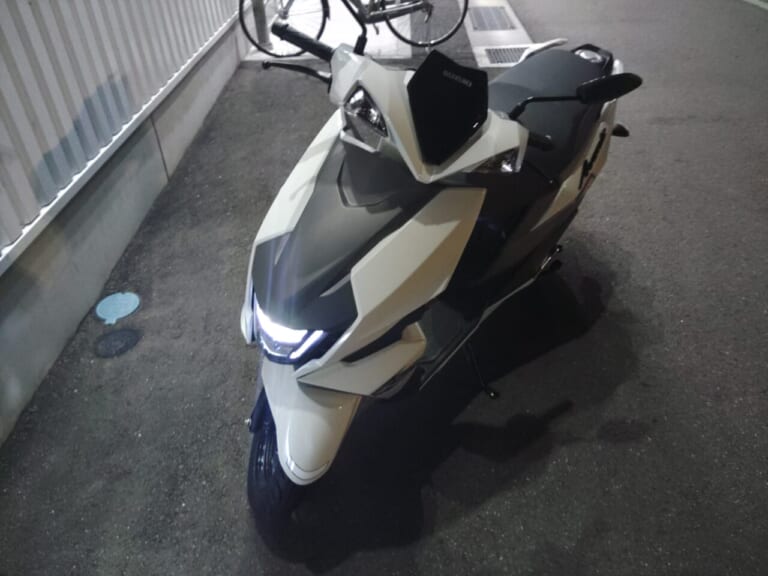 アヴェニス125 外観|【新車バイク4台 モニターレポート】スズキ・アヴェニス125編:その1