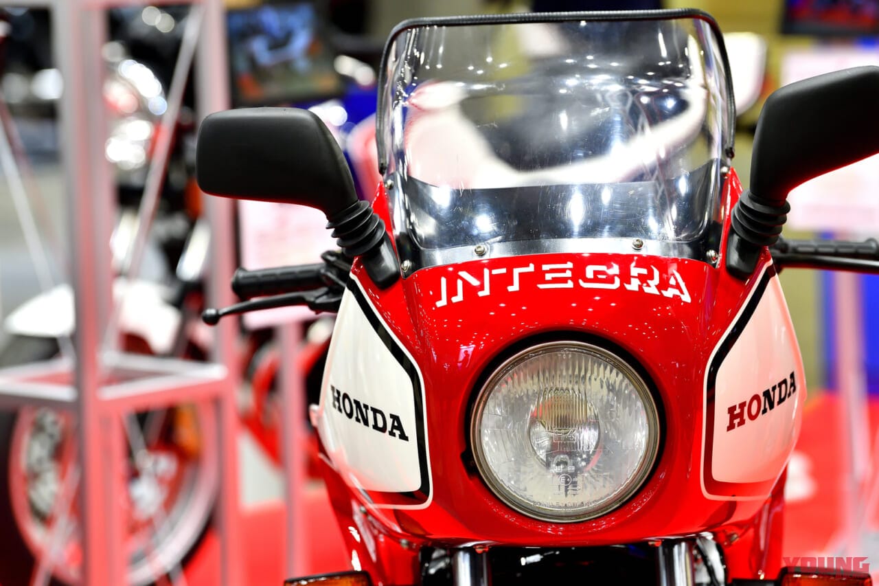 ドレミコレクション|CB400タイプX|インテグラ|意表を突くインテグラ仕様!! ドレミコレクションの“CB400タイプX”にハーフカウル仕様が登場だ
