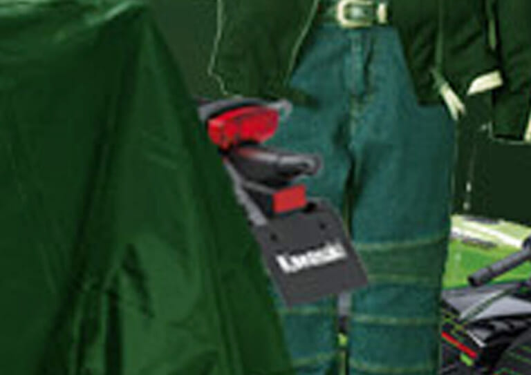 カワサキ|大阪モーターサイクルショー|エリミネーター|カワサキの新生エリミネーター、ポロリしちゃった!?  お尻がチラ見えしてるぞッ!!