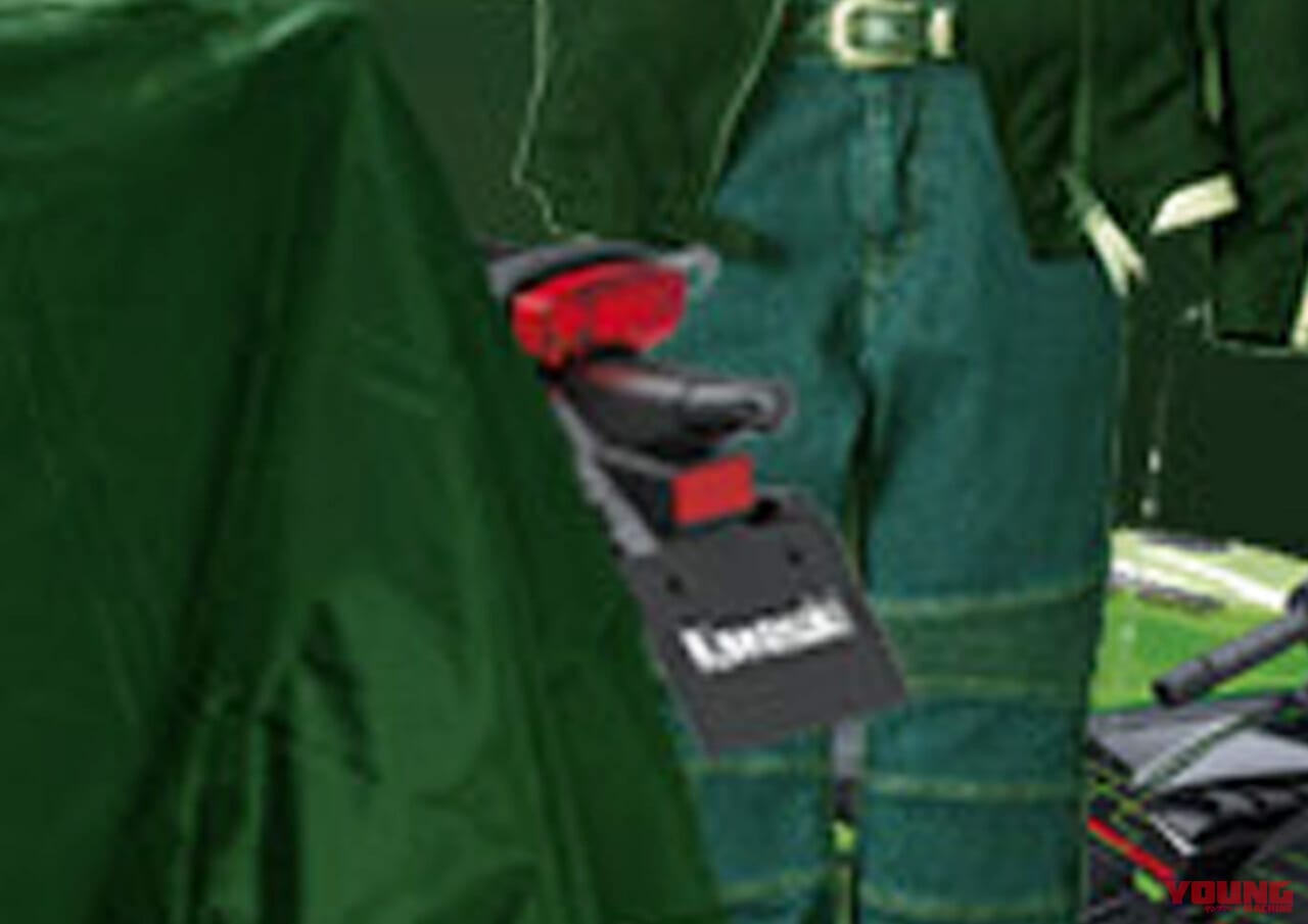 カワサキ|大阪モーターサイクルショー|エリミネーター|カワサキの新生エリミネーター、ポロリしちゃった!?  お尻がチラ見えしてるぞッ!!