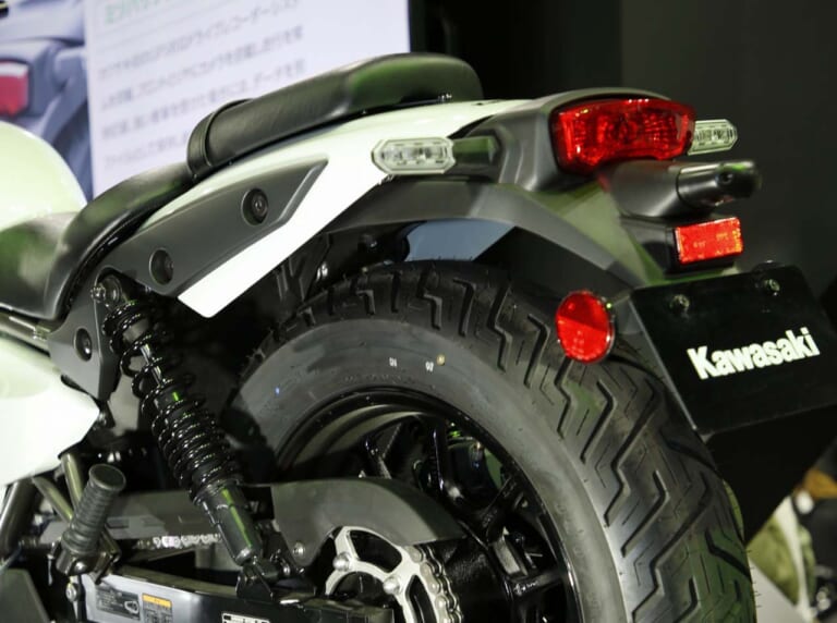 カワサキ|エリミネーター|大阪モーターサイクルショー|【エリミネーター現地詳報�@】「400」はパワーを求めた結果、ライポジはゆったりもネイキッドに近い!