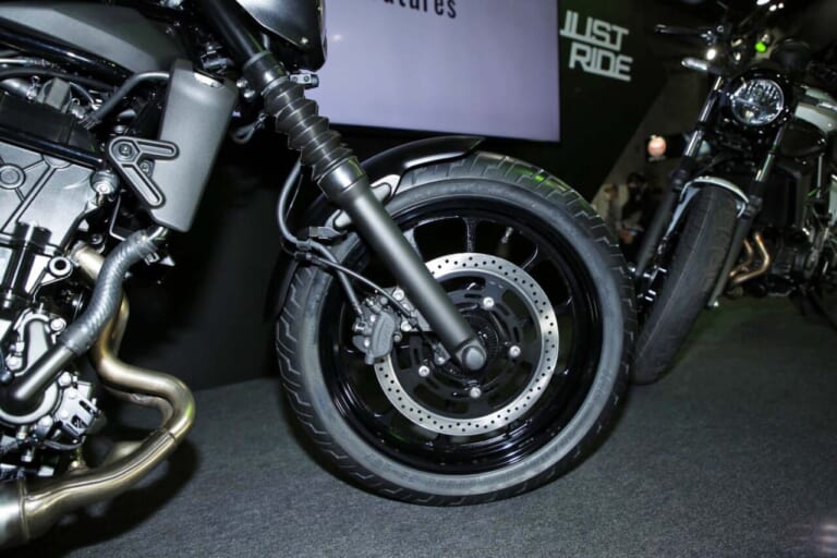 カワサキ|エリミネーター|大阪モーターサイクルショー|【エリミネーター現地詳報�@】「400」はパワーを求めた結果、ライポジはゆったりもネイキッドに近い!