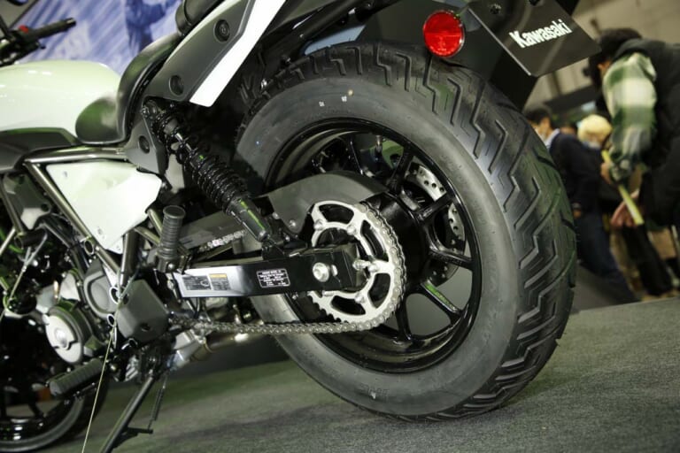 カワサキ|エリミネーター|大阪モーターサイクルショー|【エリミネーター現地詳報�@】「400」はパワーを求めた結果、ライポジはゆったりもネイキッドに近い!