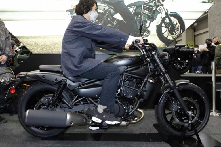 カワサキ|エリミネーター|大阪モーターサイクルショー|【エリミネーター現地詳報�@】「400」はパワーを求めた結果、ライポジはゆったりもネイキッドに近い!