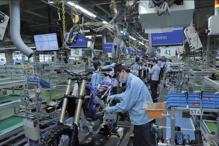 YZF-R7|YAMAHA FACTORY RACING TEAMフェアリングキット|ヤマハYZF-R7に中須賀レプリカ外装が登場! その購入者だけに提供される「プレミアムな体験」ってナニ?!