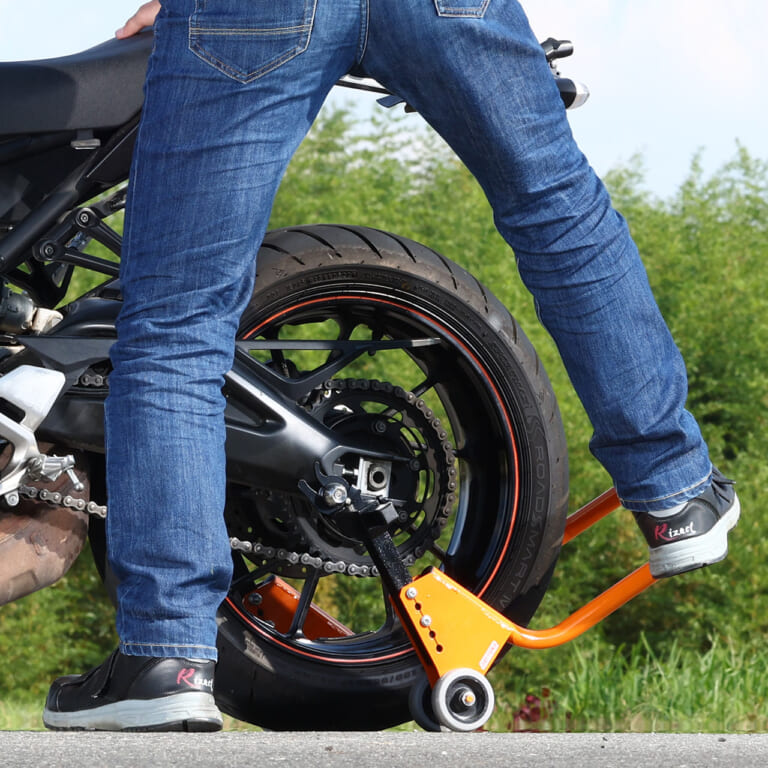 デイトナ ワンタッチリアスタンドU型クランプアタッチメント|デイトナ ワンタッチリアスタンド U型クランプアタッチメント試用インプレッション【外れない、だから安心!】