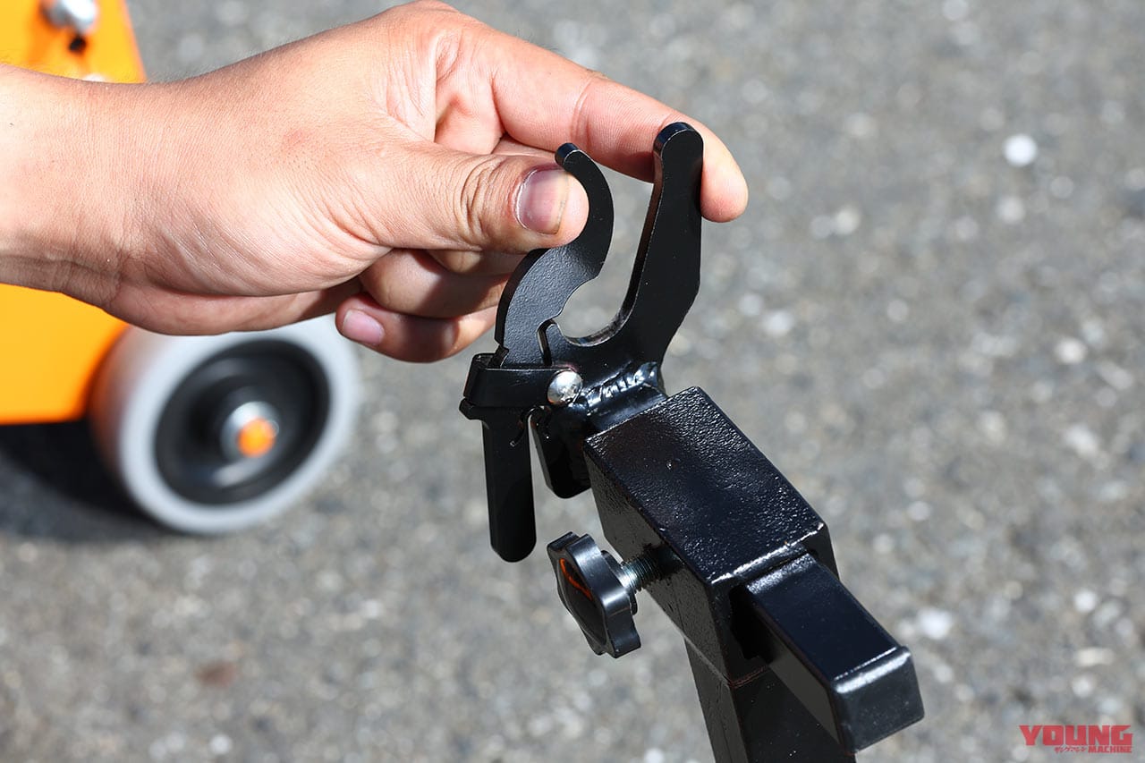 |デイトナ ワンタッチリアスタンド U型クランプアタッチメント試用インプレッション【外れない、だから安心!】