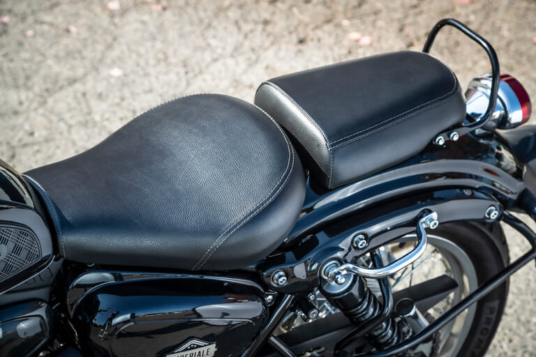 ベネリ インペリアーレ400|シート|ベネリ インペリアーレ400試乗インプレッション【究極のモダンシングル】