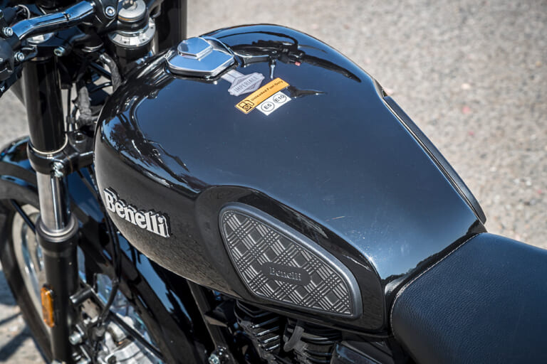 ベネリ インペリアーレ400|燃料タンク|ベネリ インペリアーレ400試乗インプレッション【究極のモダンシングル】