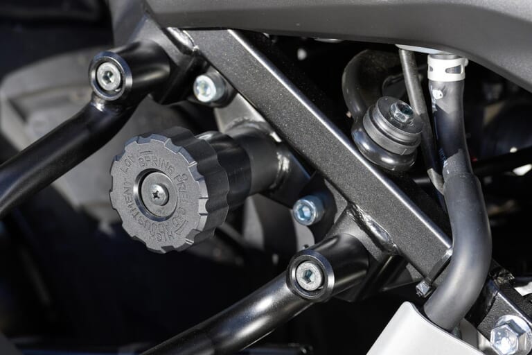 スズキVストローム650ABS|足まわり|スズキVストローム650ABS試乗インプレッション【輝き続ける稀有な存在】