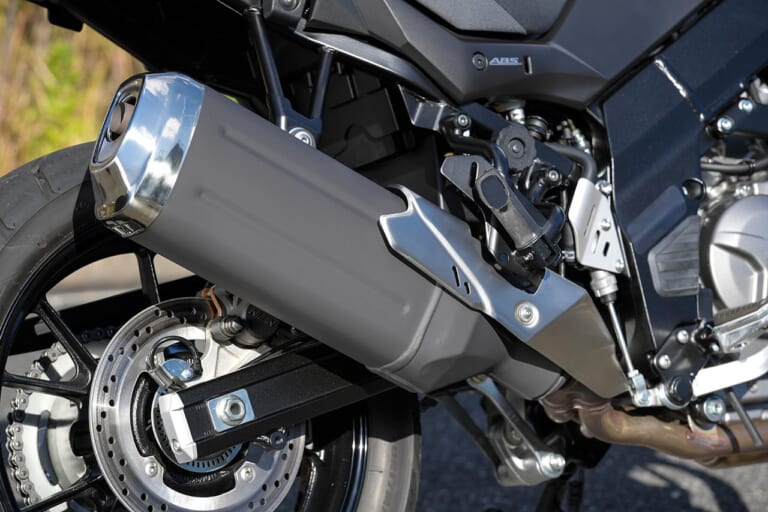 スズキVストローム650ABS|マフラー|スズキVストローム650ABS試乗インプレッション【輝き続ける稀有な存在】
