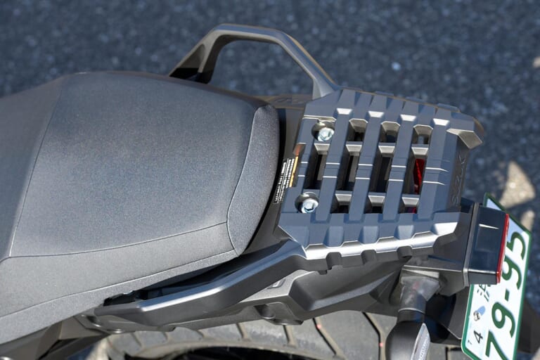 ズキVストローム650ABS|リヤキャリア|スズキVストローム650ABS試乗インプレッション【輝き続ける稀有な存在】