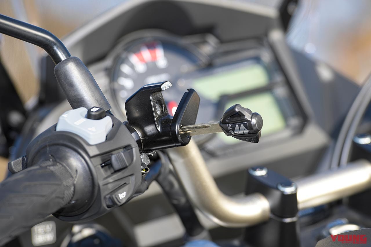 スズキVストローム650ABS|ハンドルまわり|スズキVストローム650ABS試乗インプレッション【輝き続ける稀有な存在】