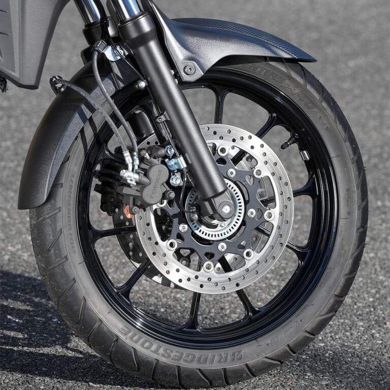 スズキVストローム650ABS|足まわり|スズキVストローム650ABS試乗インプレッション【輝き続ける稀有な存在】