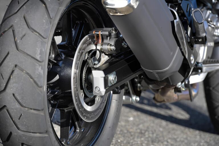 スズキVストローム650ABS|足まわり|スズキVストローム650ABS試乗インプレッション【輝き続ける稀有な存在】