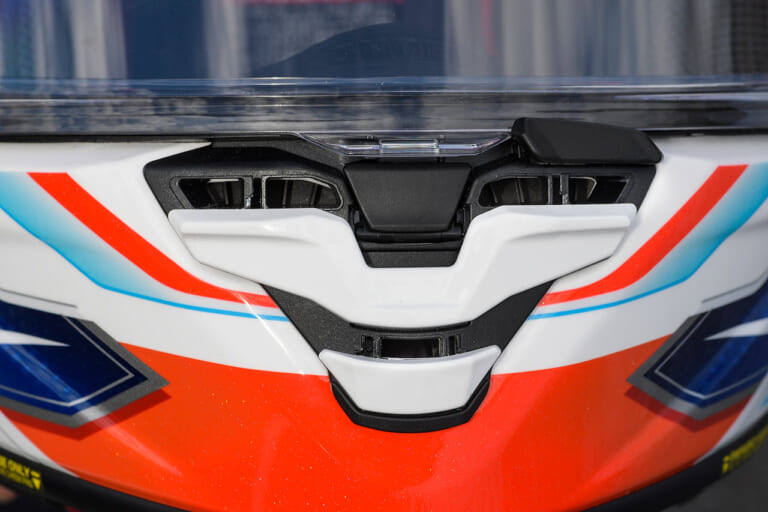 SHOEI X-Fifteen エスカレート|チンガード|SHOEI X-Fifteen エスカレート試用インプレッション【圧倒的な完成度、まさに最先端だ】