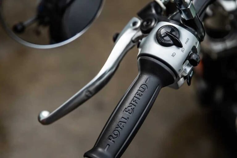 ロイヤルエンフィールド|スーパーメテオ650|ロイヤルエンフィールド「スーパーメテオ650」のデザイナーに直撃!『旗艦に相応しい貫禄と質感、でも乗りやすい』