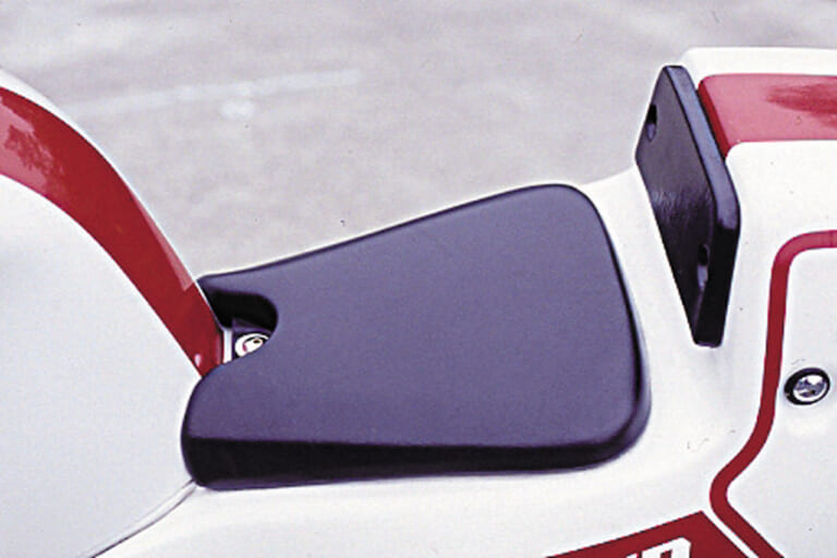 ヤマハ FZR400R|「限定車“R”は可変排気バルブEXUP初搭載」1986ヤマハFZR400:FZ400Rの発展進化形【ニッポン旧車列伝】