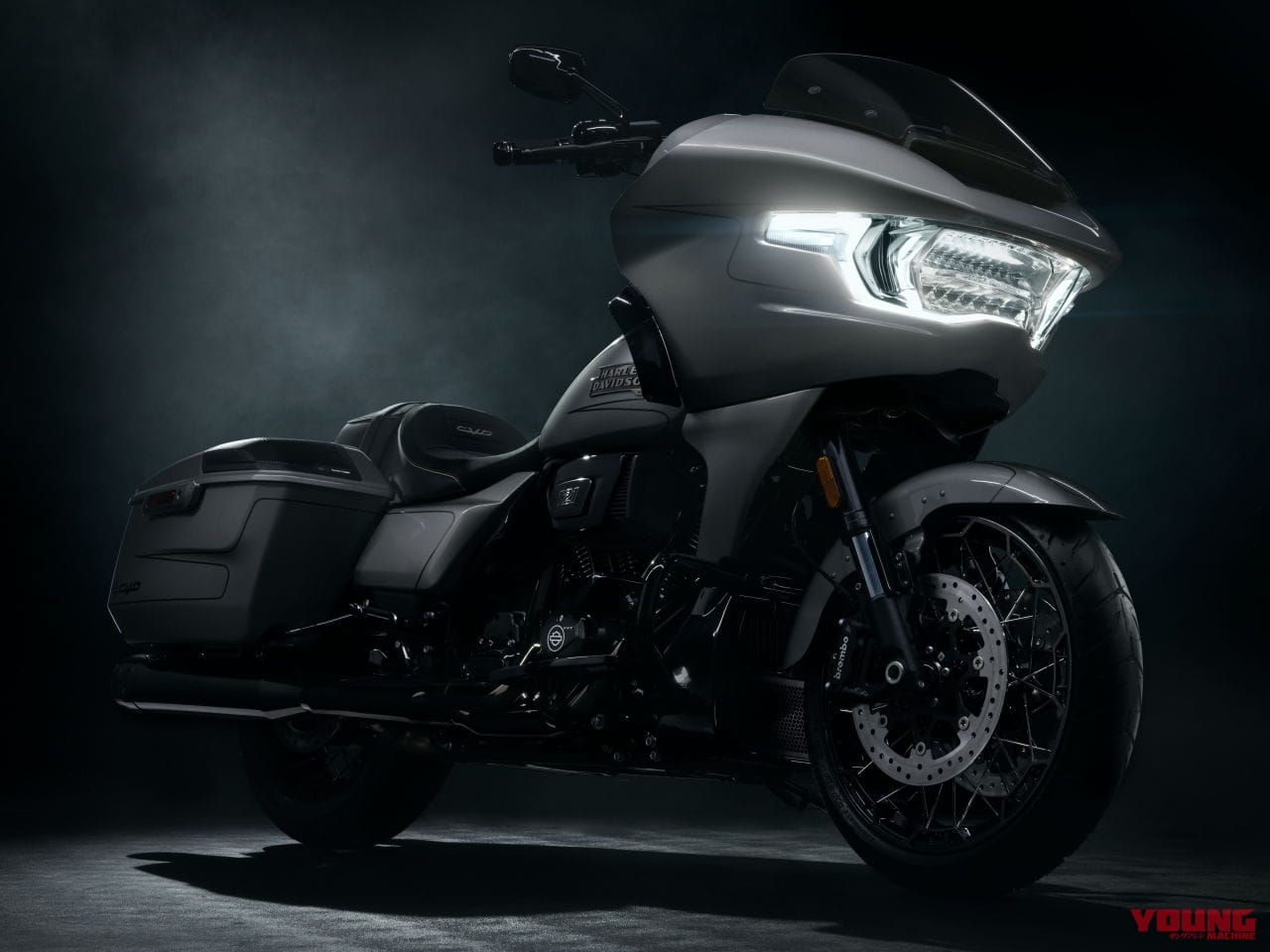 HARLEY-DAVIDSON CVO ROAD GLIDE|次のハーレーの顔はコイツだ!! 2つのCVO「ストリートグライド」と「ロードグライド」が可変バルタイ121エンジンを搭載して爆誕!