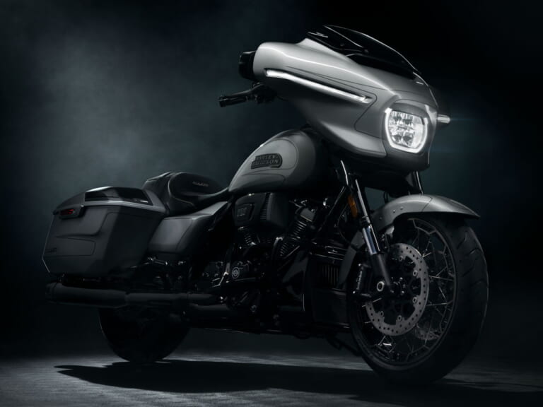 HARLEY-DAVIDSON CVO STREET GLIDE|次のハーレーの顔はコイツだ!! 2つのCVO「ストリートグライド」と「ロードグライド」が可変バルタイ121エンジンを搭載して爆誕!