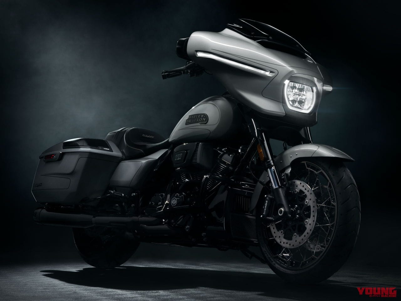 HARLEY-DAVIDSON CVO STREET GLIDE|次のハーレーの顔はコイツだ!! 2つのCVO「ストリートグライド」と「ロードグライド」が可変バルタイ121エンジンを搭載して爆誕!