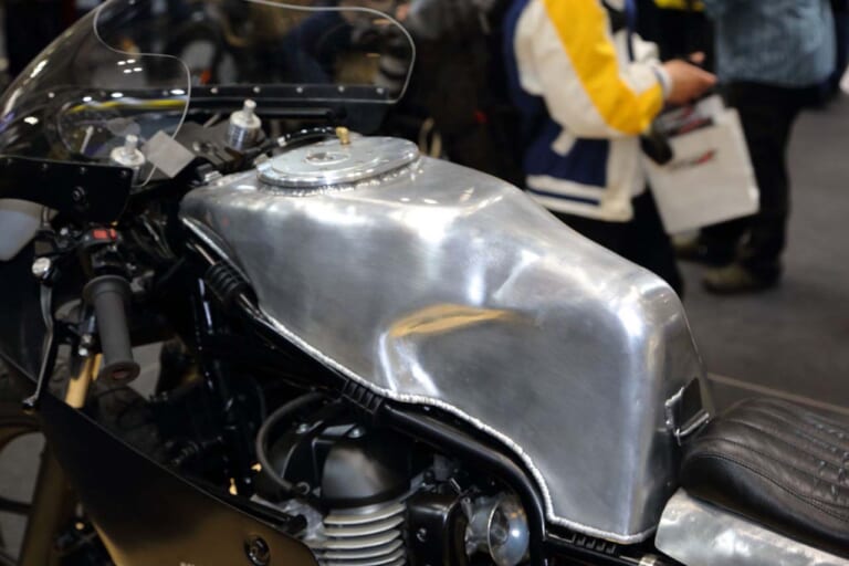 ロイヤルエンフィールド|Royal Enfield-改|ロイヤルエンフィールド「スーパーメテオ650」のデザイナーに直撃!『旗艦に相応しい貫禄と質感、でも乗りやすい』