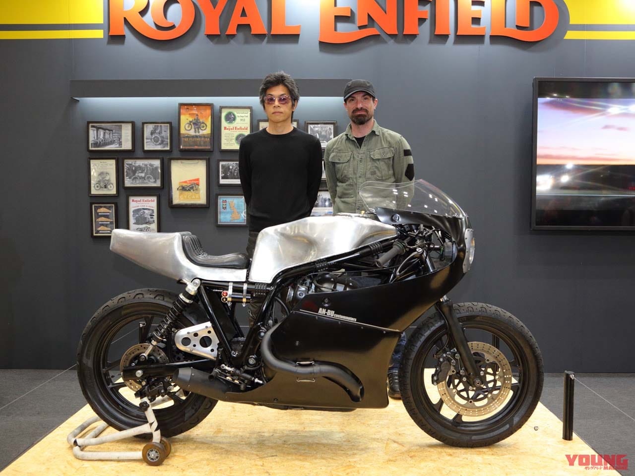 |ロイヤルエンフィールド「スーパーメテオ650」のデザイナーに直撃!『旗艦に相応しい貫禄と質感、でも乗りやすい』