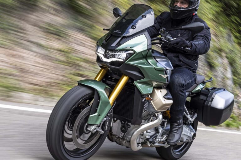 水冷DOHCのモトグッツィ?! 新型ツアラー「V100マンデッロ」の発売価格は200万円〜