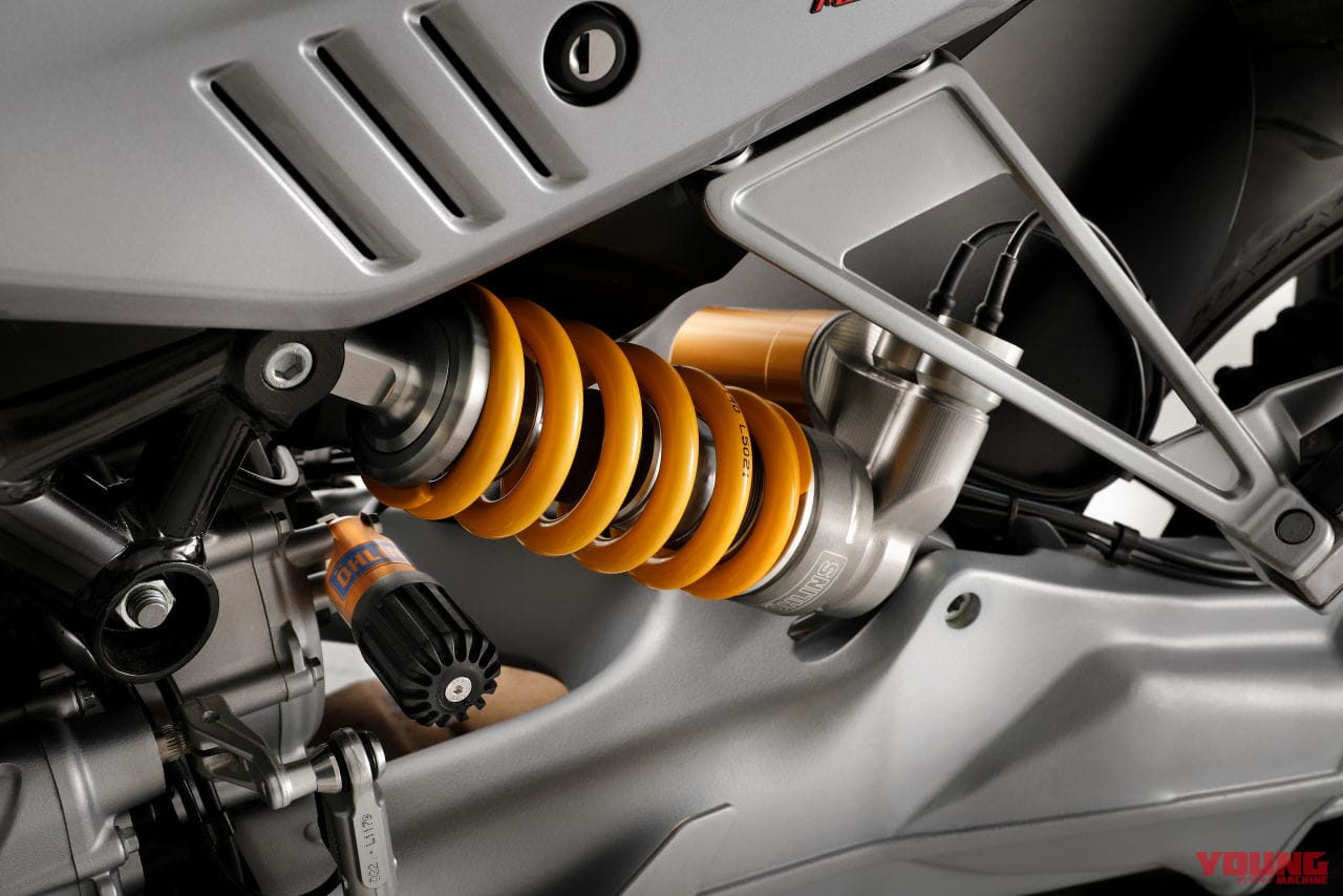 |水冷DOHCのモトグッツィ?! 新型ツアラー「V100マンデッロ」の発売価格は200万円〜