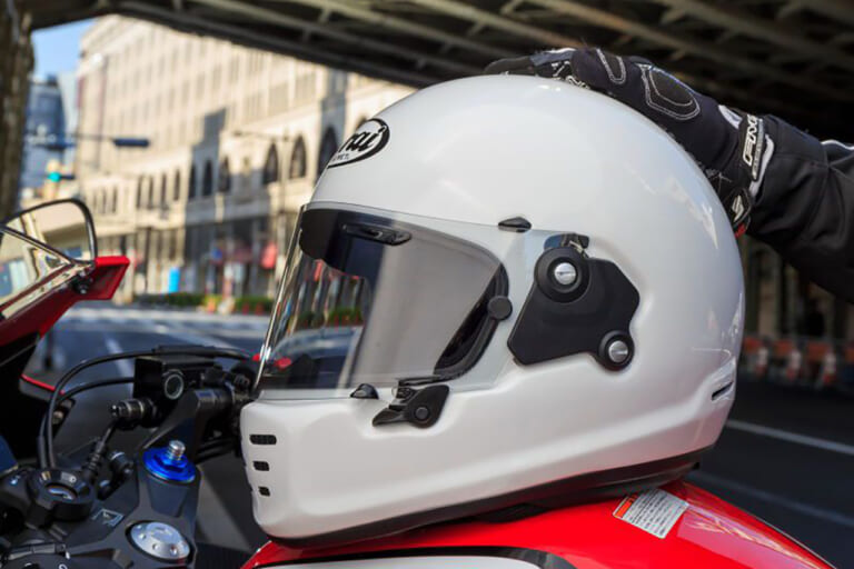 Arai ラパイドネオ定価だと3点で69079円です