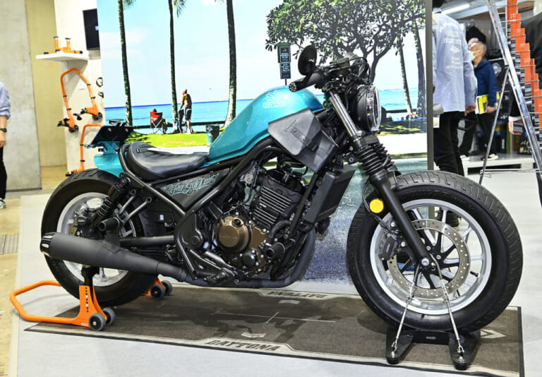 デイトナ:レブル250|MTベースのRZ250?! 超厳選、注目カスタムマシン10選【東京モーターサイクルショー2023】