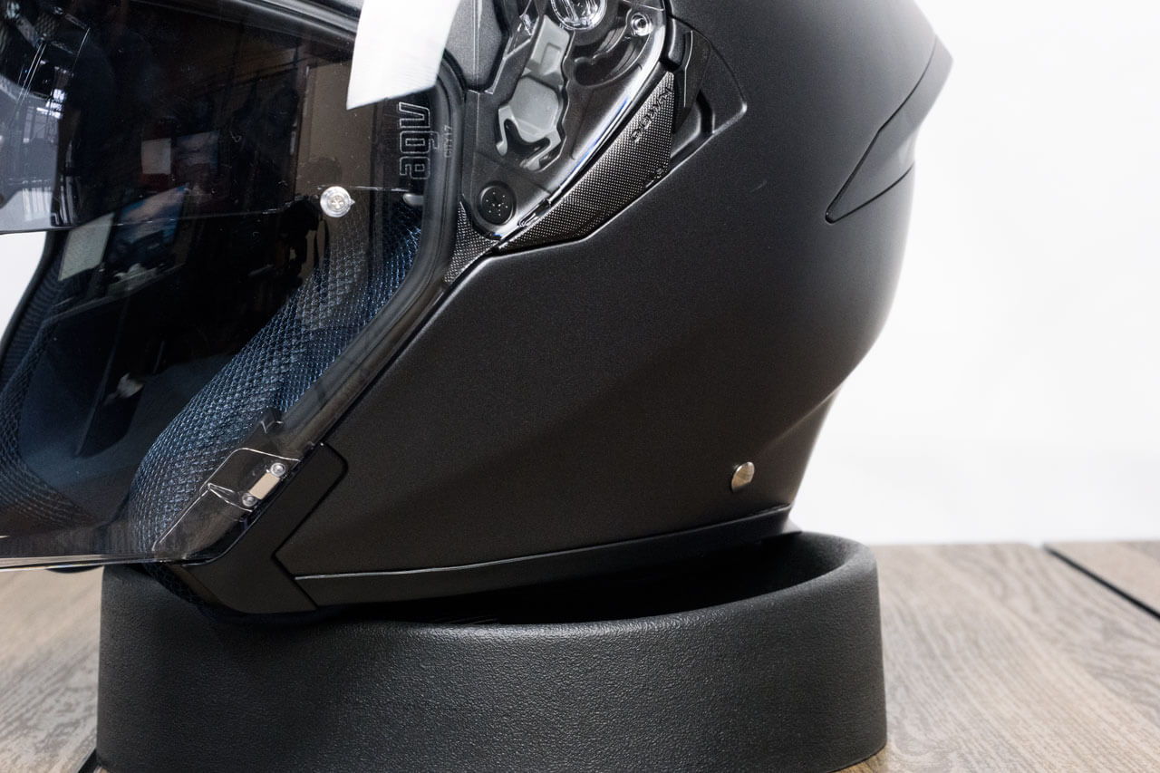 見たことがない機能と付属品が魅力のスポーツジェットヘルメット AGV K