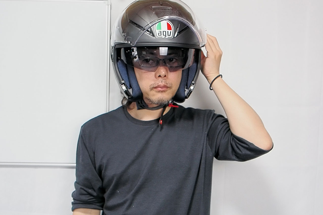 見たことがない機能と付属品が魅力のスポーツジェットヘルメット AGV K-5JETレビュー│WEBヤングマシン｜新車バイクニュース