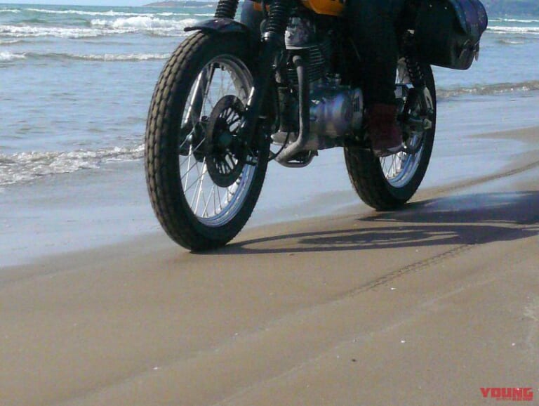 千里浜なぎさドライブウェイ|波打ち際を大疾走! 海に最も近い道:石川県 千里浜なぎさドライブウェイ〈モトツー的ニッポン絶景道〉