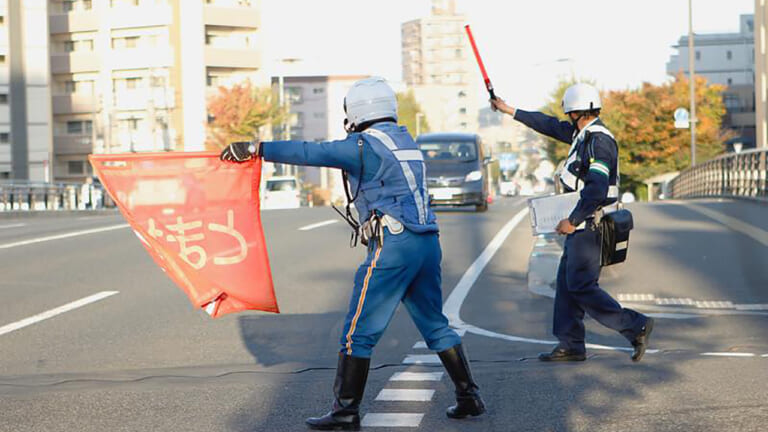 元警察官に聞いた「なぜ警察はコソコソ隠れてネズミ捕りをするの? 名前の由来は？」