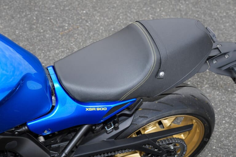 ヤマハXSR900|シート|ヤマハXSR900試乗インプレッション【馬力向上&電脳化、操る楽しさを凝縮】
