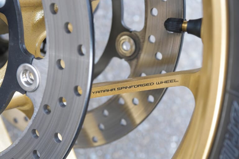 ヤマハXSR900|ホイール|ヤマハXSR900試乗インプレッション【馬力向上&電脳化、操る楽しさを凝縮】