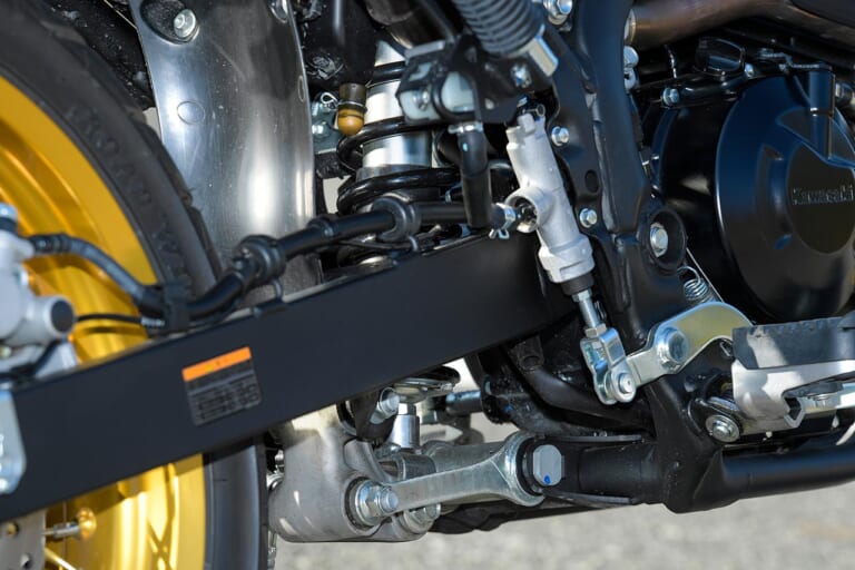 カワサキKLX230SM|足まわり|カワサキKLX230SM試乗インプレッション【俊敏&旋回力抜群、正統派モタードだ】