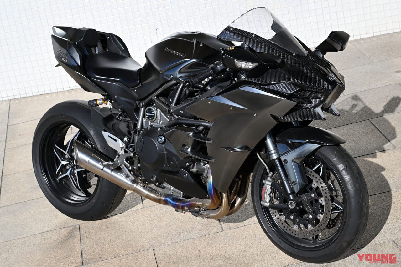 KAWASAKI Ninja H2|トップガン「GPZ900Rマーヴェリック号」の36年間はいかにして再現されたか。そのディテールに迫る