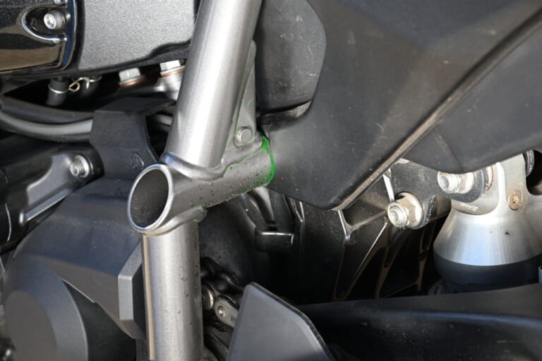 KAWASAKI Ninja H2|トップガン「GPZ900Rマーヴェリック号」の36年間はいかにして再現されたか。そのディテールに迫る